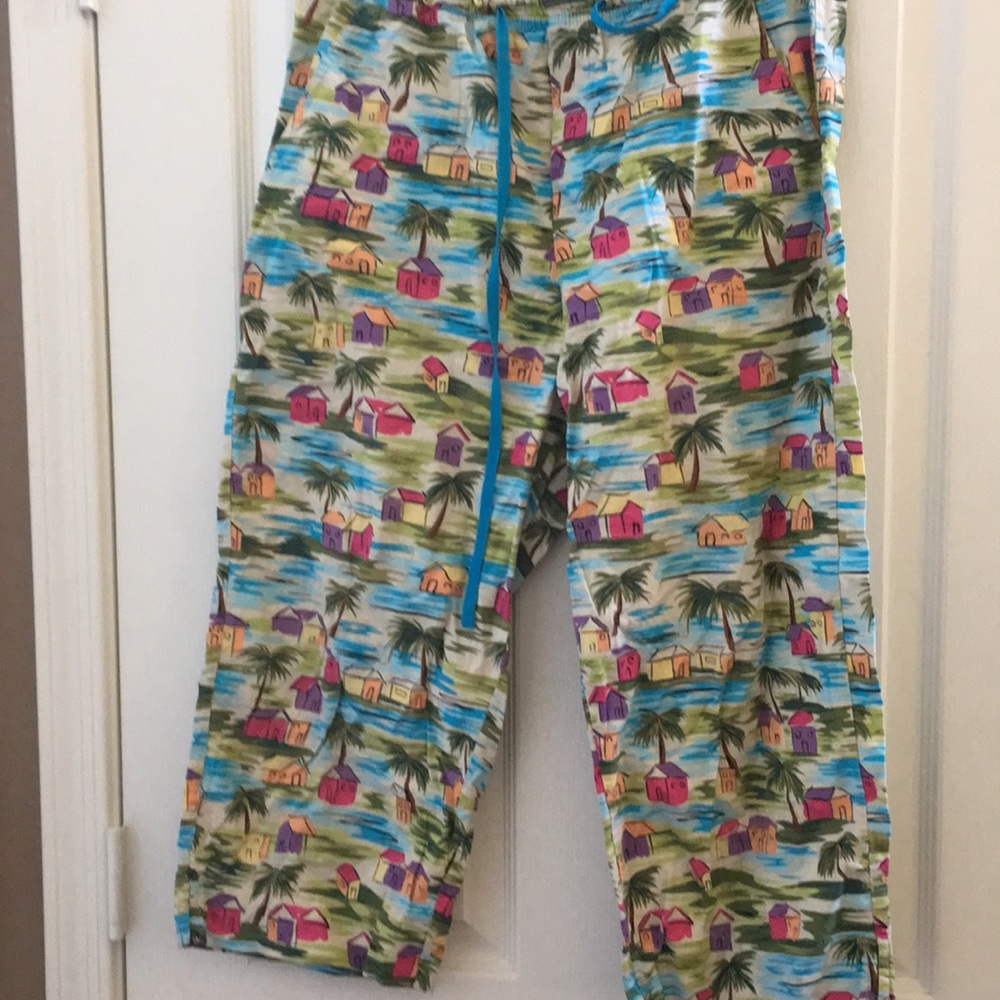 FINAL MARKDOWN Ladies white stag capris medium 8/10